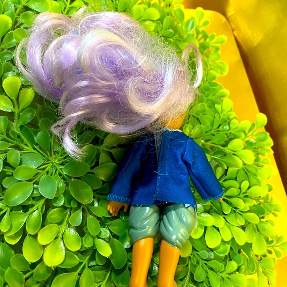 DISNEY RAYA AND THE DRAGON PETITE HUMAN SISU PURPLE & BLUE HAIR MOVABLE LIMBS 6” - Picture 5 of 8